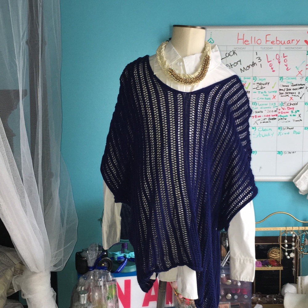 Mesh blue top